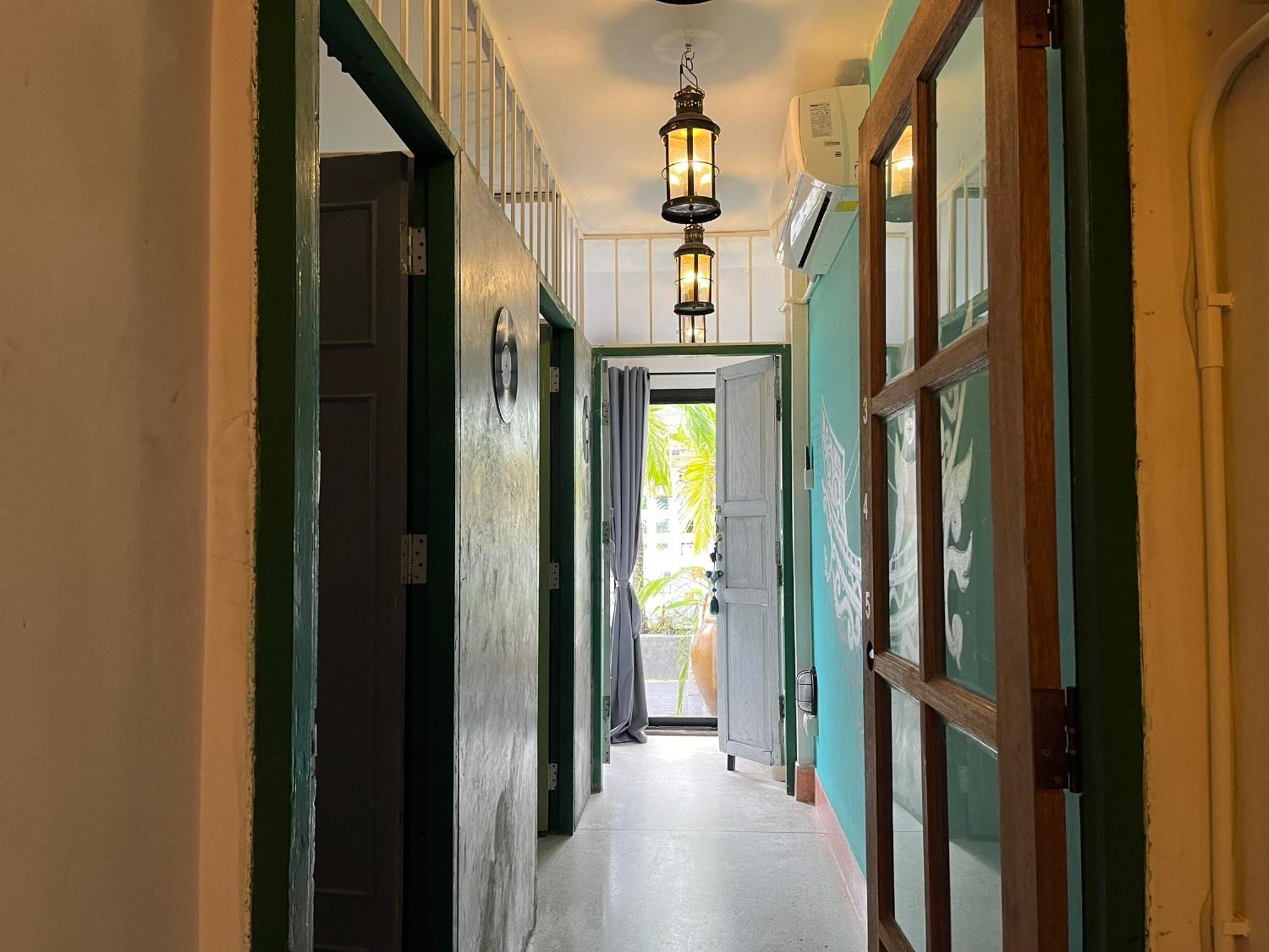 Apartamento Auntie & Niece Phuket Ban Sam Kong Exterior foto