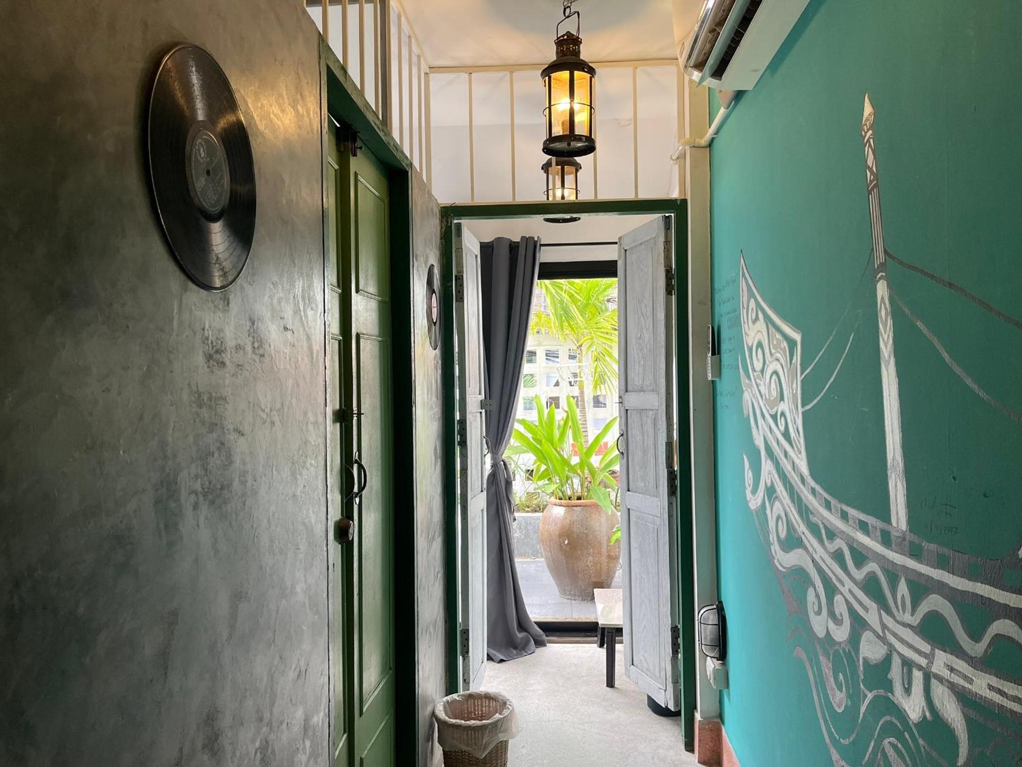 Apartamento Auntie & Niece Phuket Ban Sam Kong Exterior foto